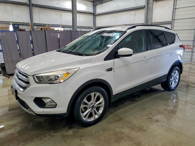 Global Auto Auctions: 2019 FORD ESCAPE SEL
