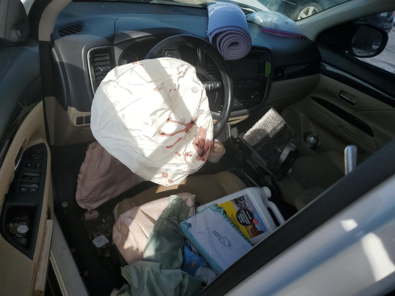 MITSUBISHI OUTLANDER SE