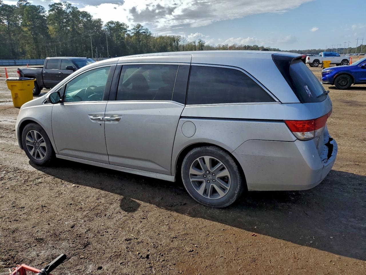 Lot #3304536438 2015 HONDA ODYSSEY TO