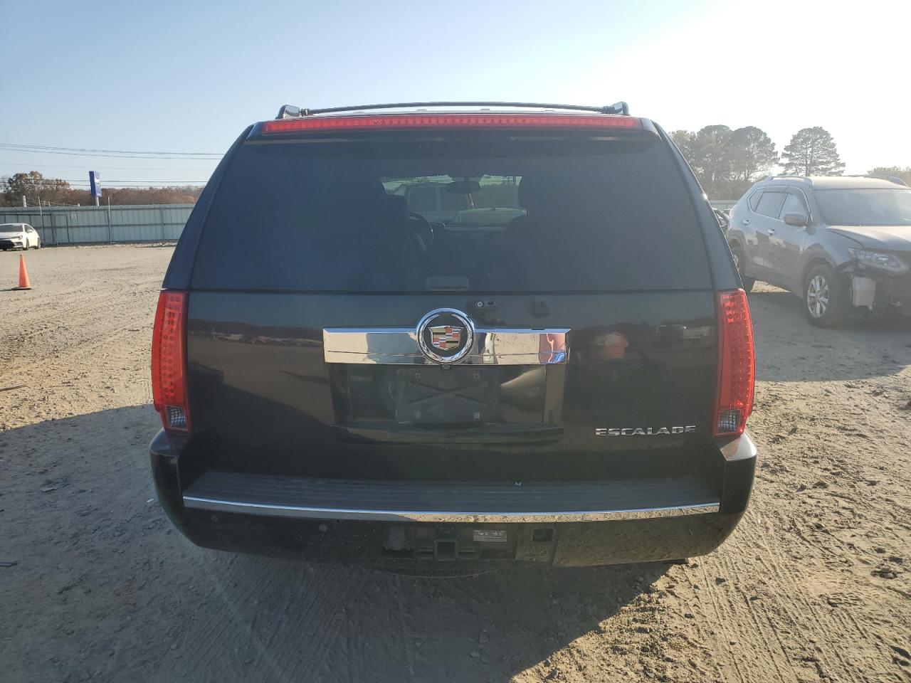 CADILLAC ESCALADE LUXURY