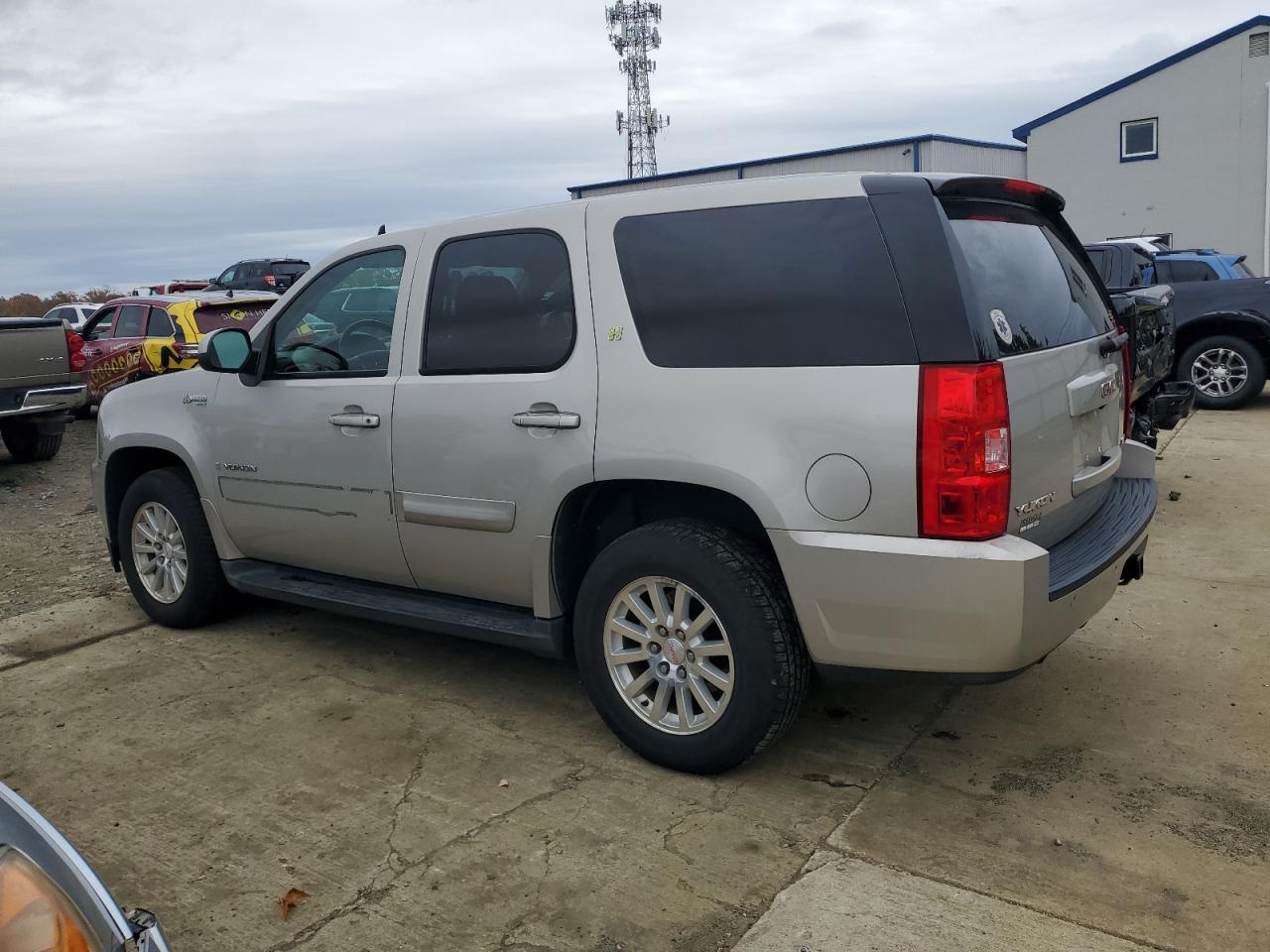 Lot #3310396987 2009 GMC YUKON HYBR