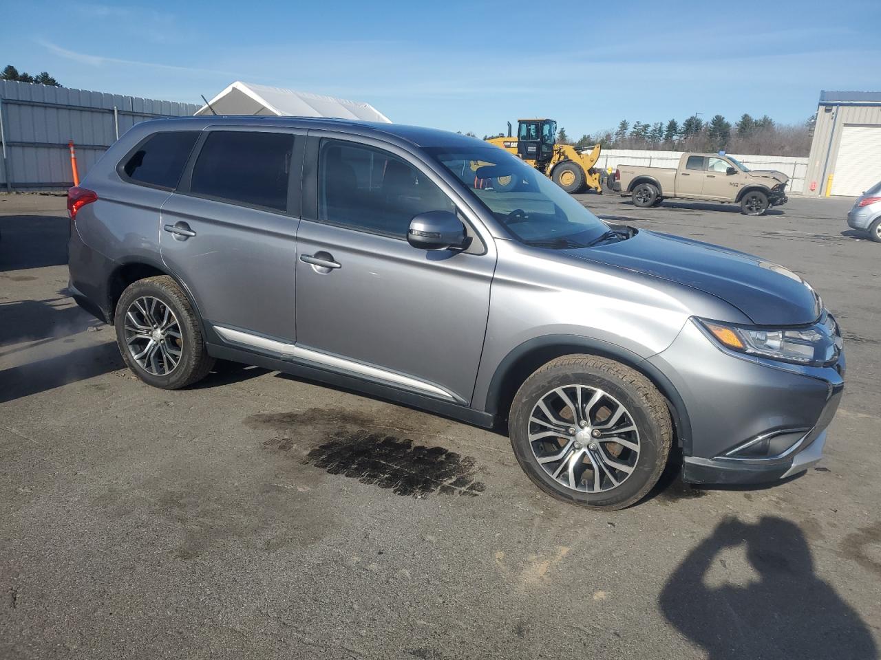 MITSUBISHI OUTLANDER SE