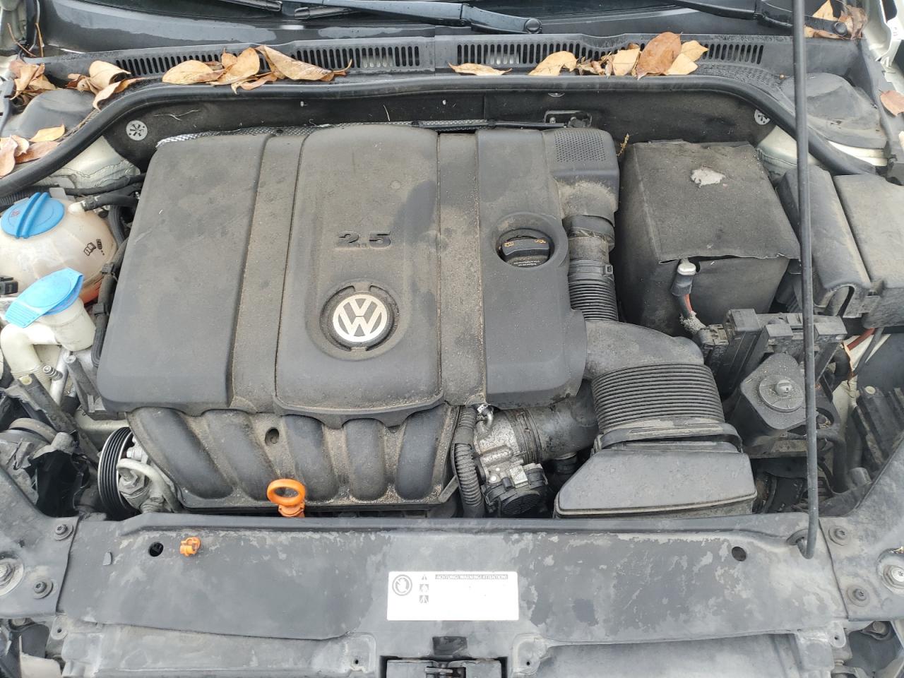VOLKSWAGEN JETTA SE