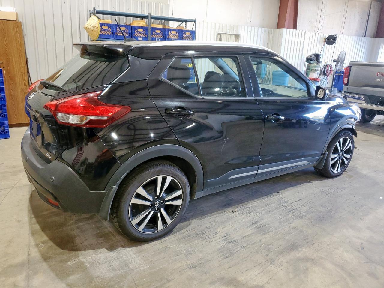 NISSAN KICKS SR