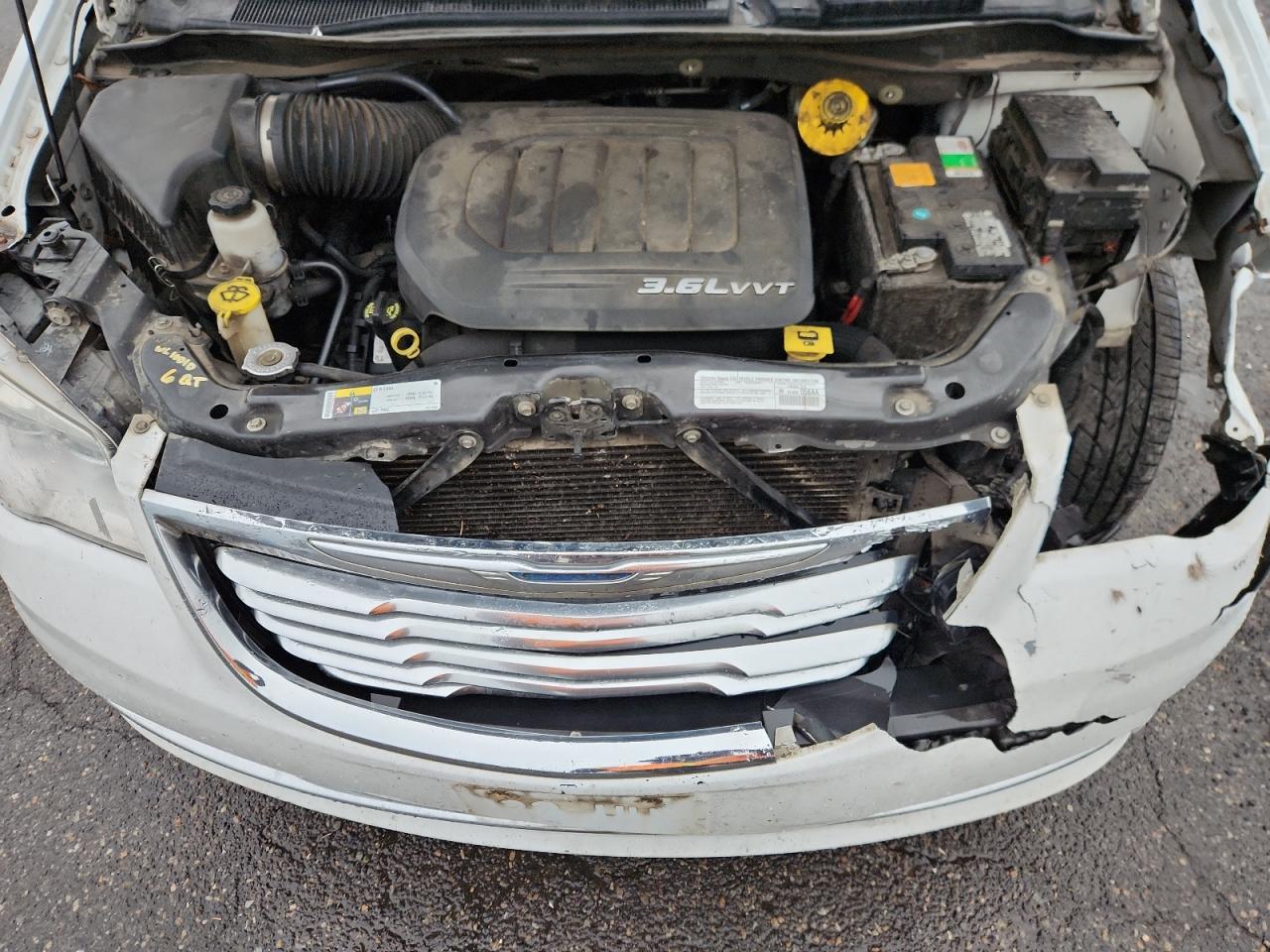 CHRYSLER TOWN & COUNTRY TOURING