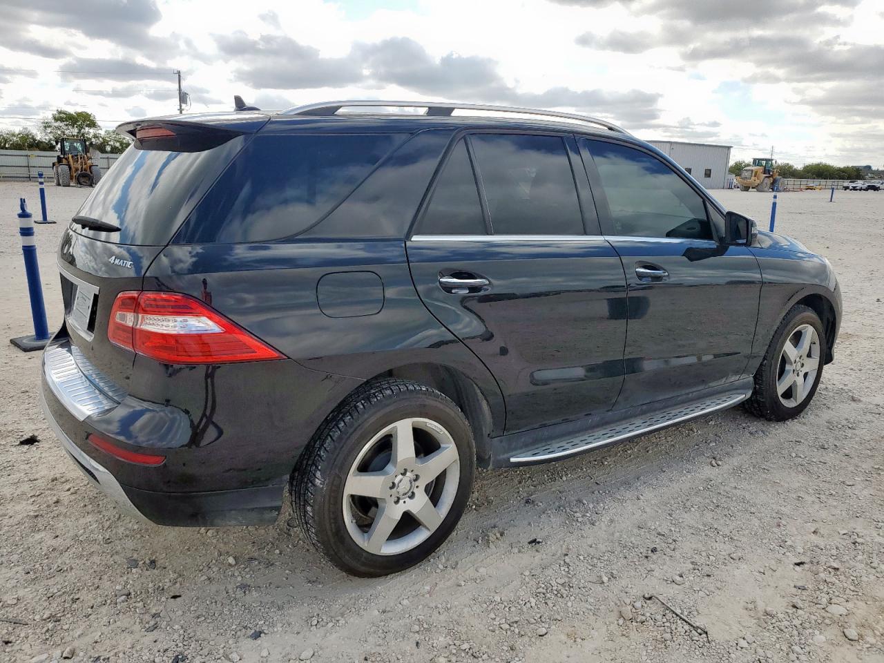 MERCEDES-BENZ M-CLASS 550 4MATIC