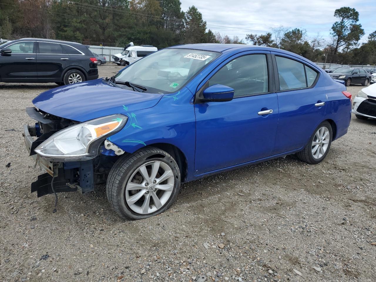 NISSAN VERSA S