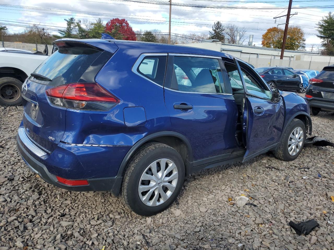 Lot #3301983458 2019 NISSAN ROGUE S