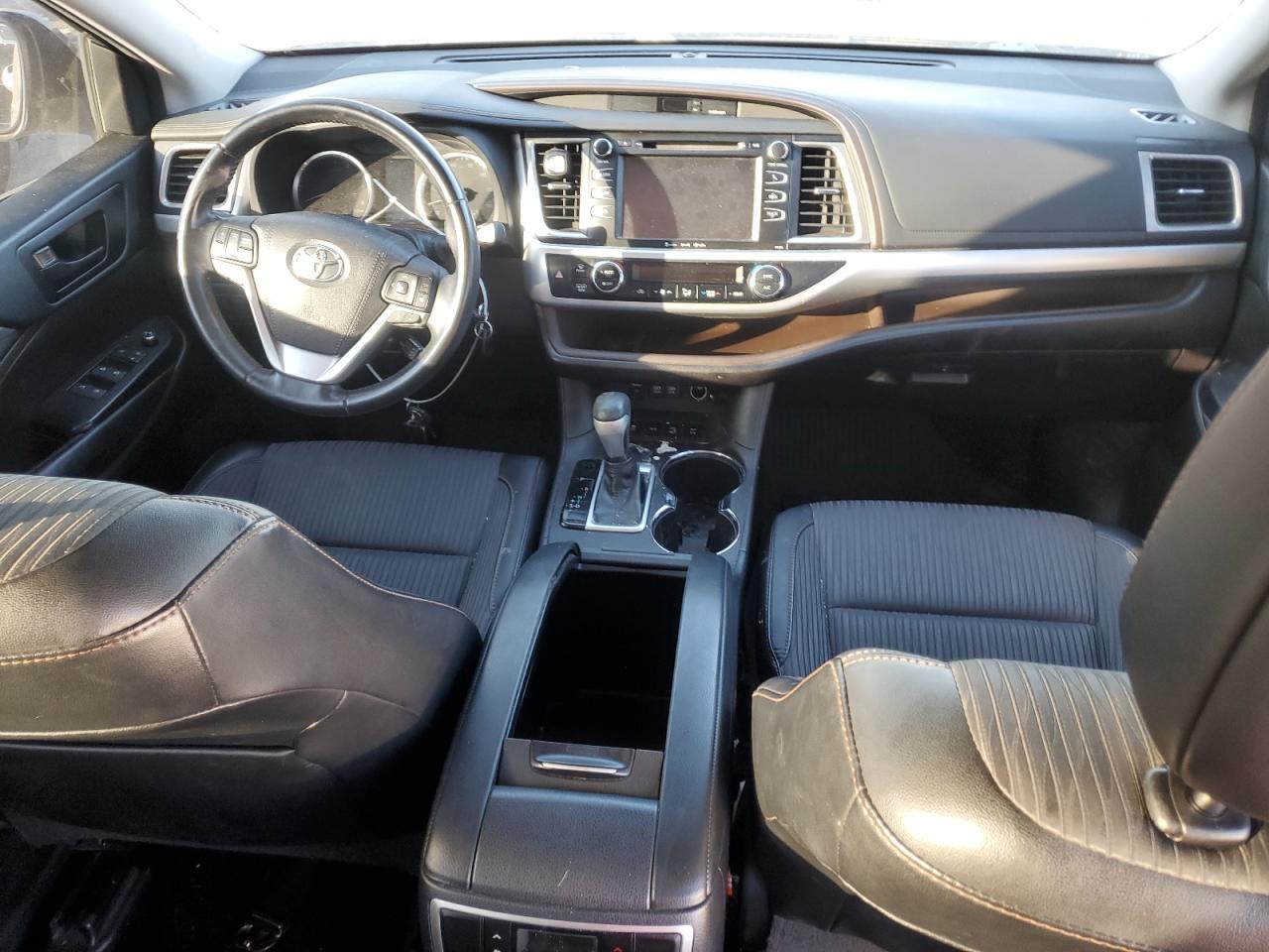 TOYOTA HIGHLANDER LE