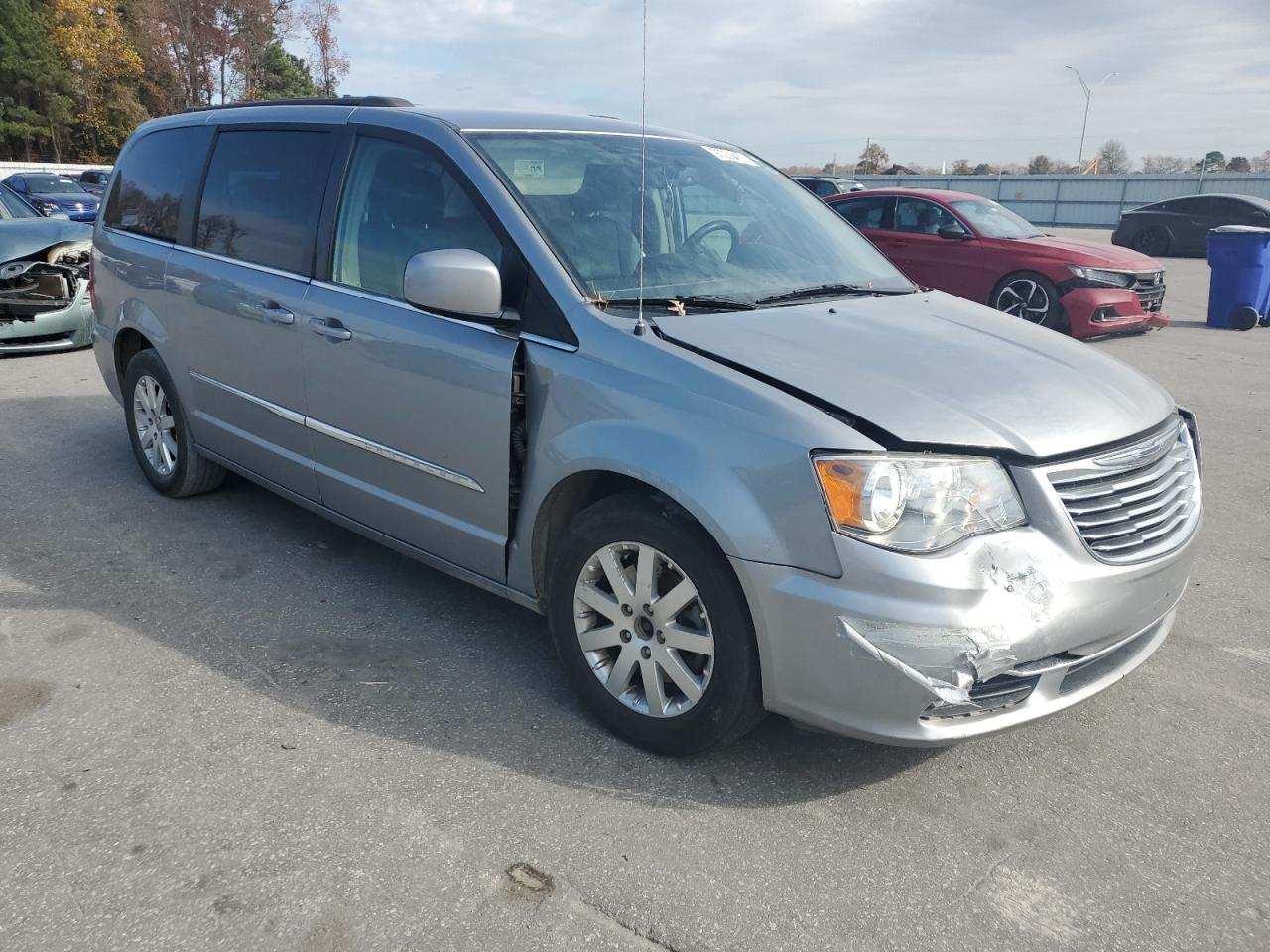 CHRYSLER TOWN & COUNTRY TOURING