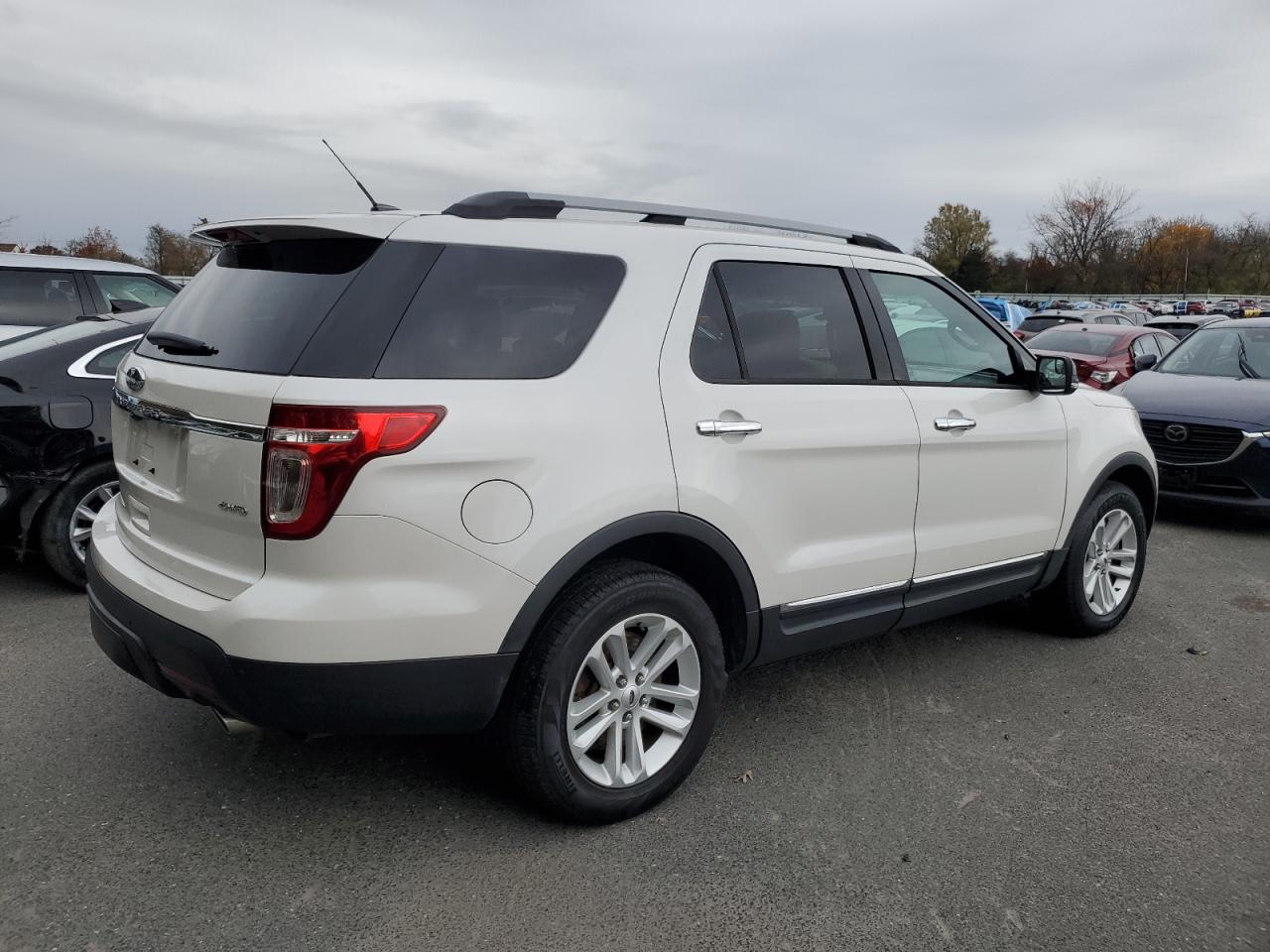 FORD EXPLORER XLT