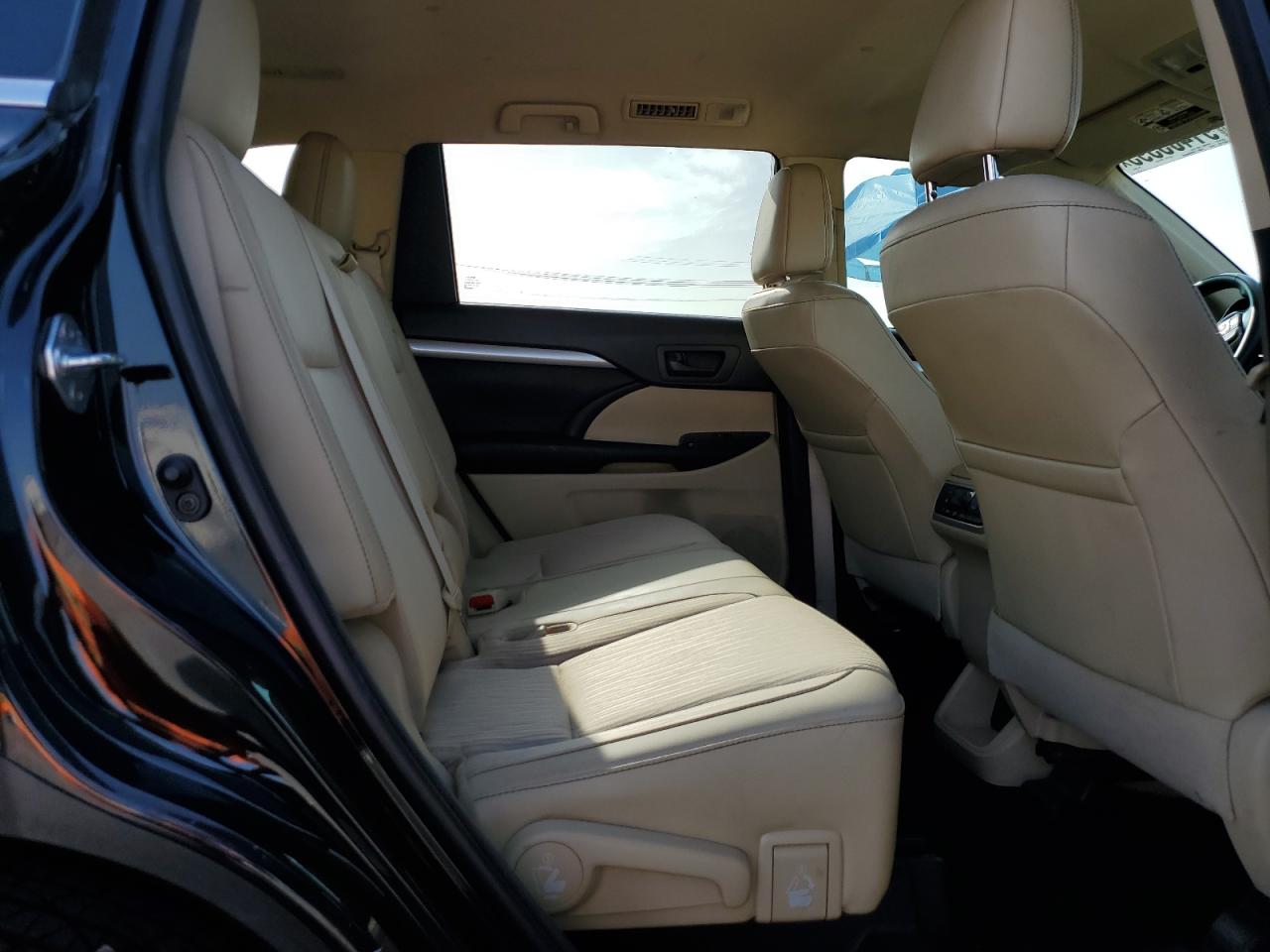 TOYOTA HIGHLANDER LE