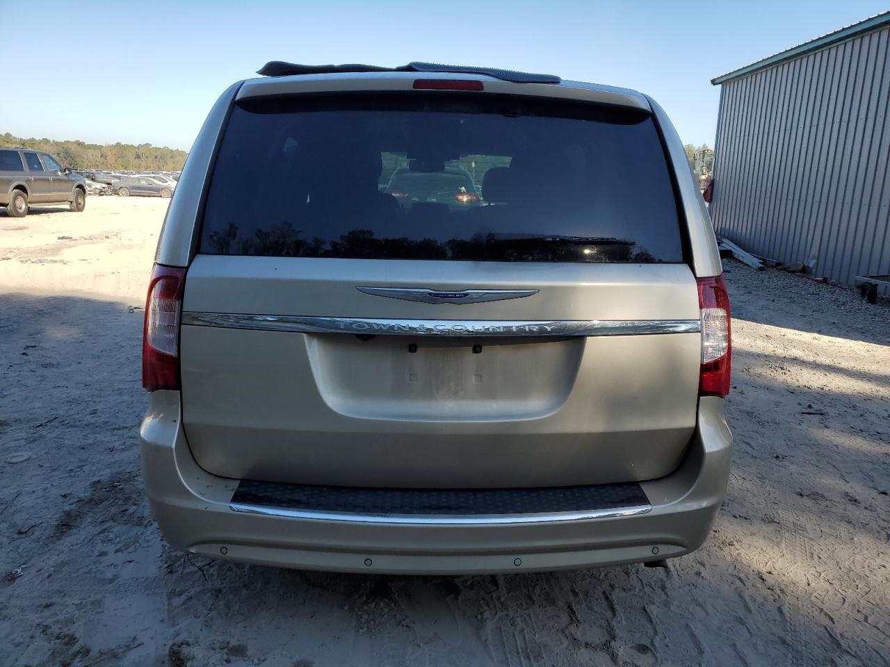 CHRYSLER TOWN & COUNTRY TOURING L