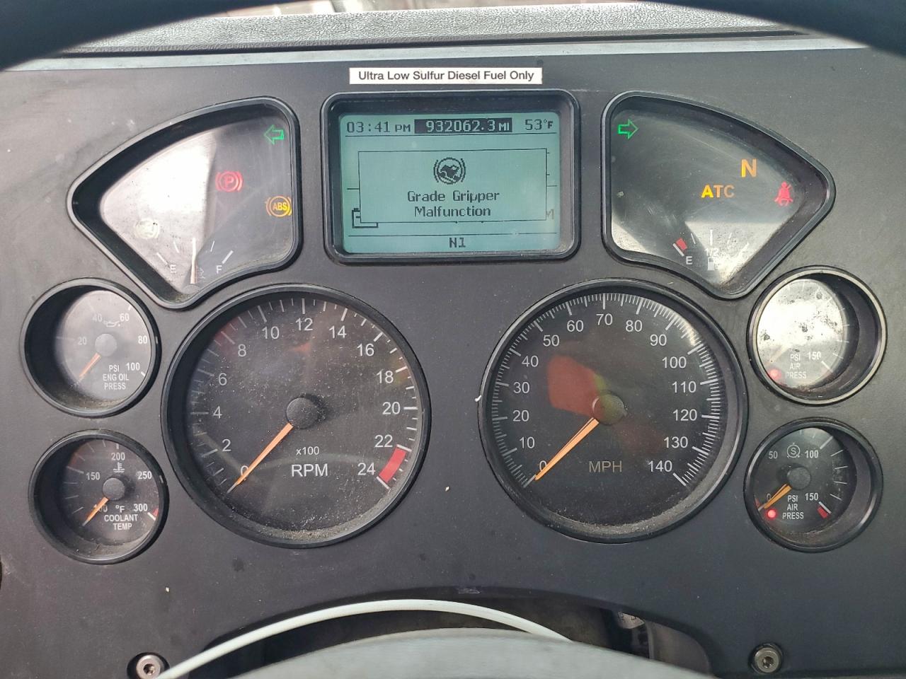 Lot #3296892819 2017 MACK CXU613