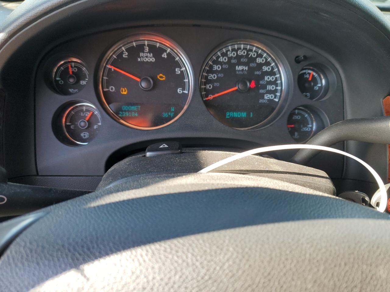 CHEVROLET SUBURBAN K2500 LT