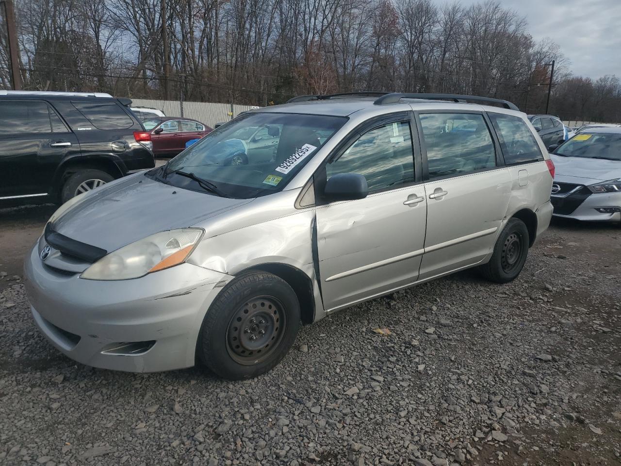 Lot #3286594169 2010 TOYOTA SIENNA CE