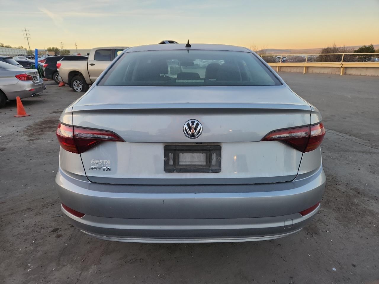 VOLKSWAGEN JETTA S