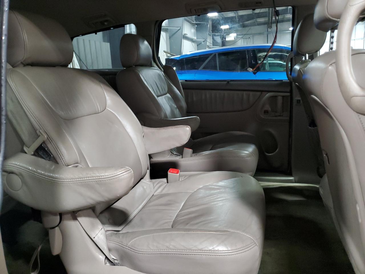 Lot #3296275462 2007 TOYOTA SIENNA XLE