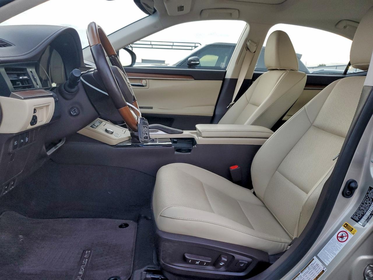 Lexus Es 300h Image 7