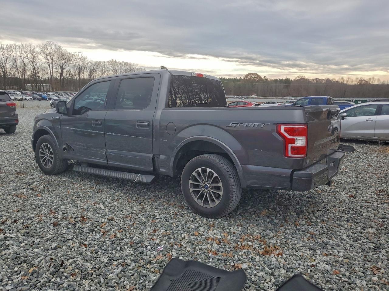 FORD F-150 SUPERCREW