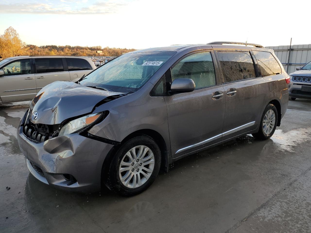 TOYOTA SIENNA XLE