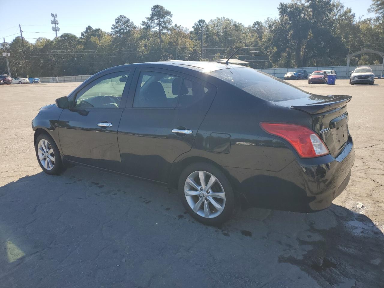 NISSAN VERSA S