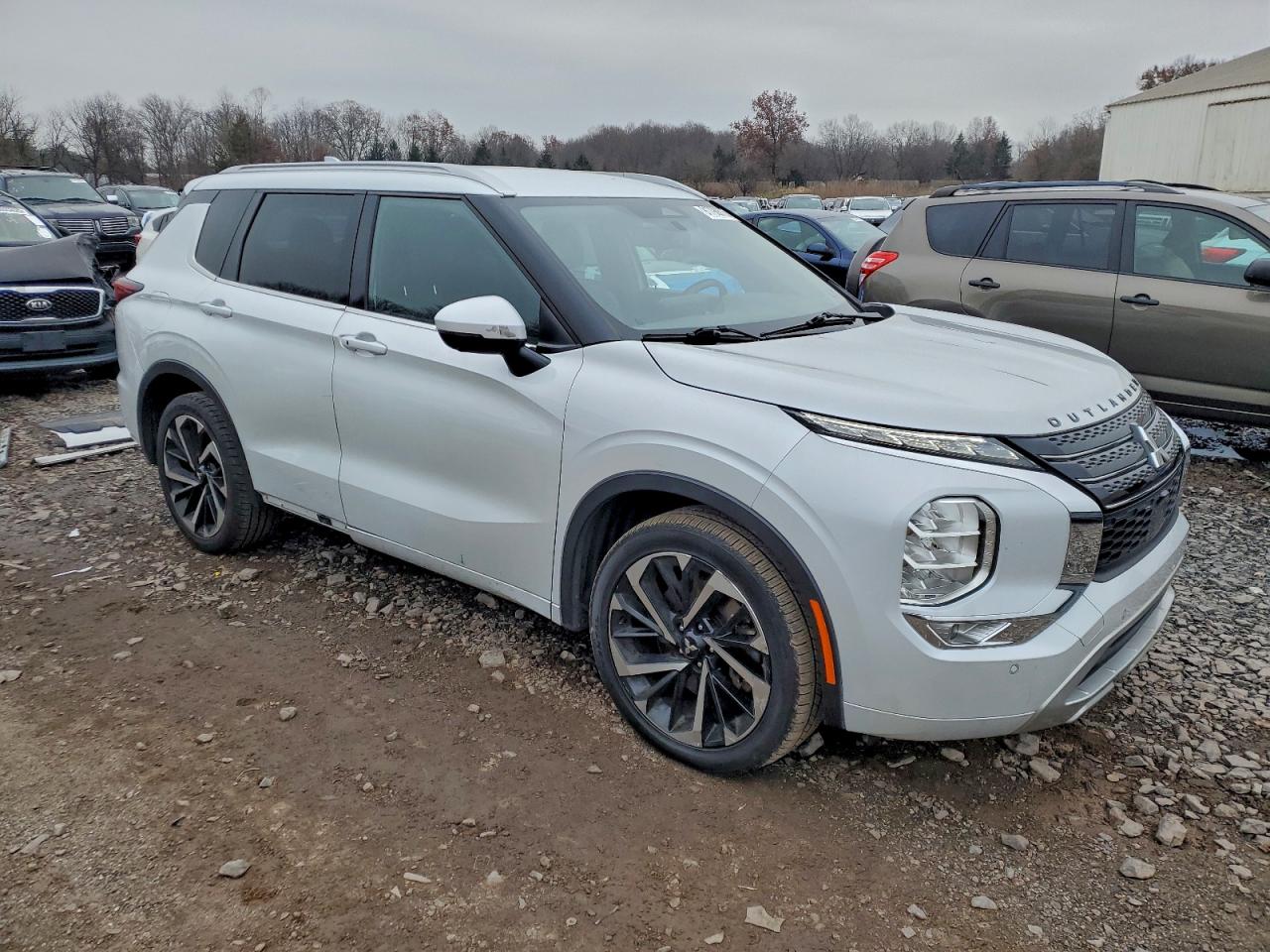 Lot #3301983460 2023 MITSUBISHI OUTLANDER