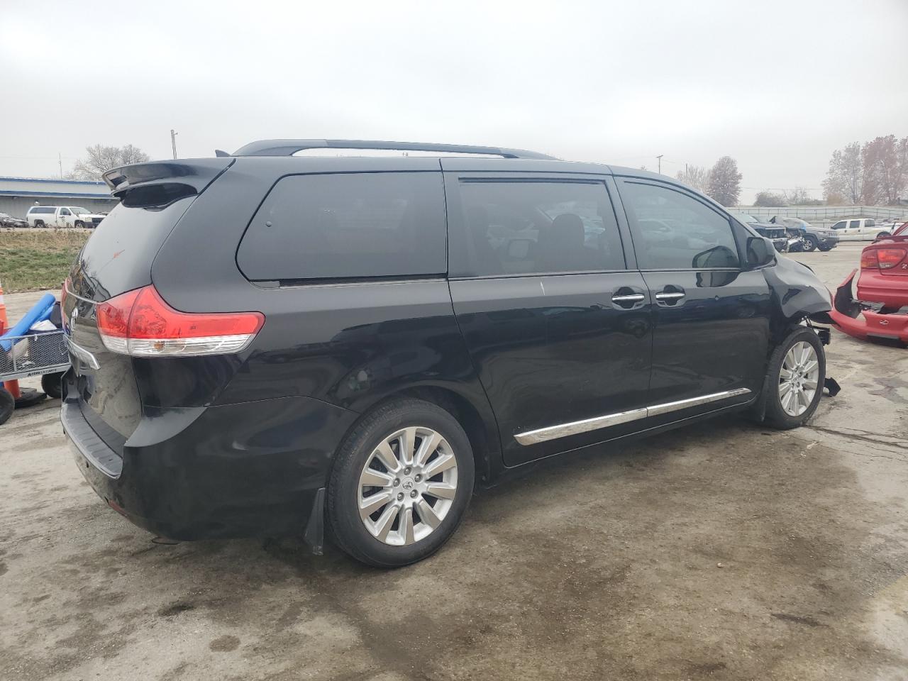 TOYOTA SIENNA XLE