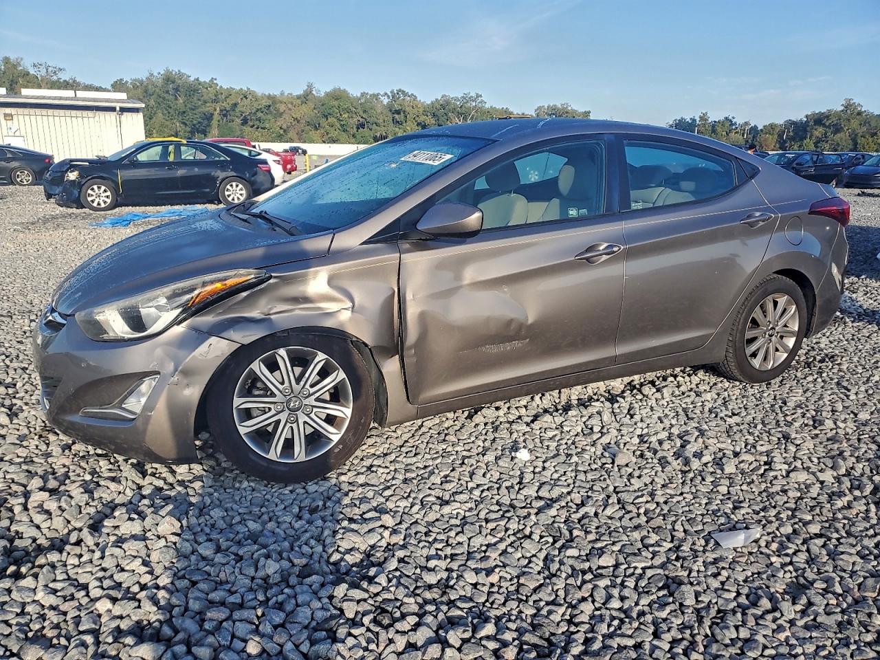 HYUNDAI ELANTRA SE