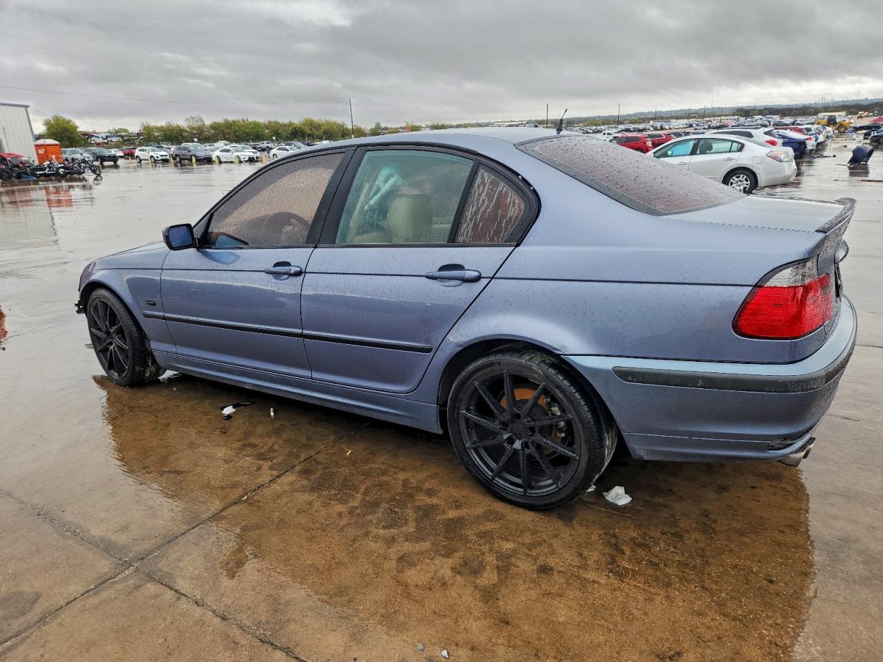 Lot #3311611238 2000 BMW 323 I