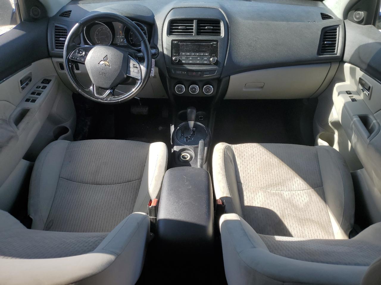 MITSUBISHI OUTLANDER ES