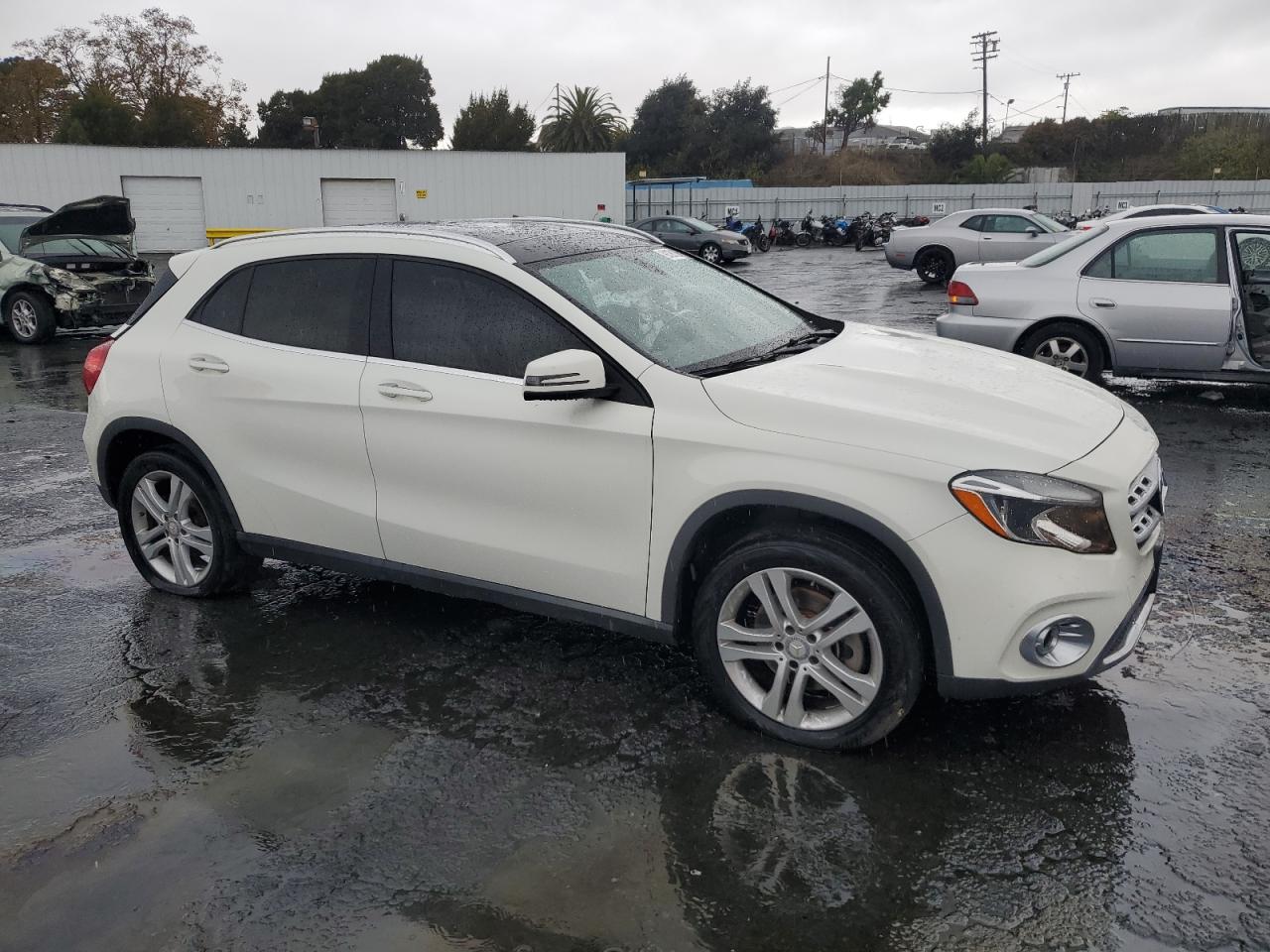 MERCEDES-BENZ GLA-CLASS 250 4MATIC
