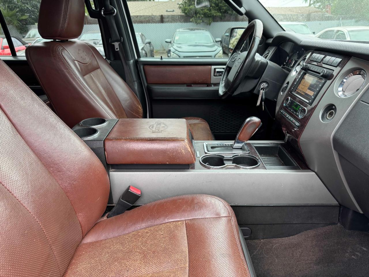 FORD EXPEDITION EL XLT