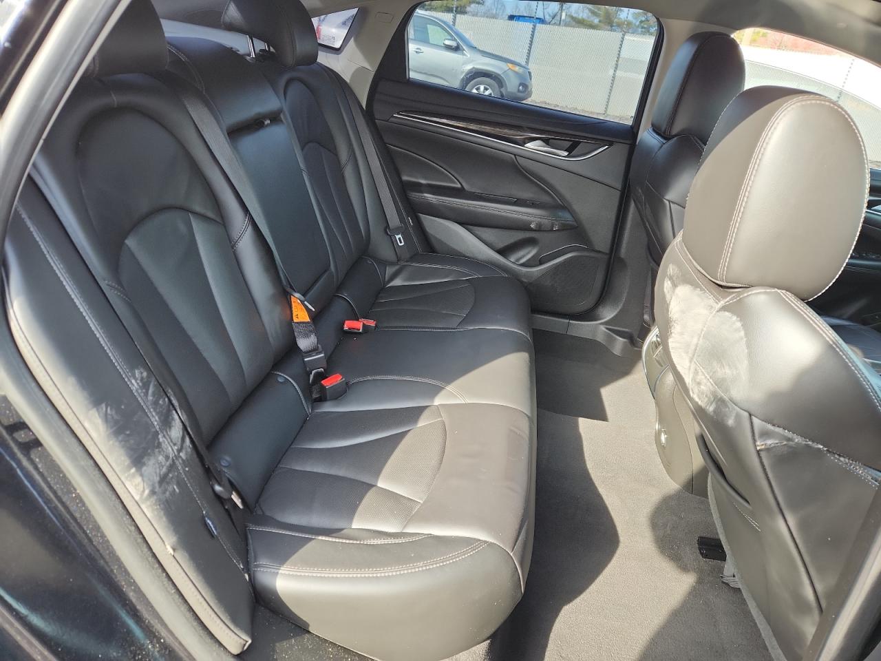 BUICK LACROSSE ESSENCE