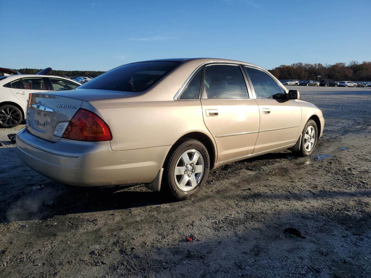 Lot #3285787673 2001 TOYOTA AVALON XL