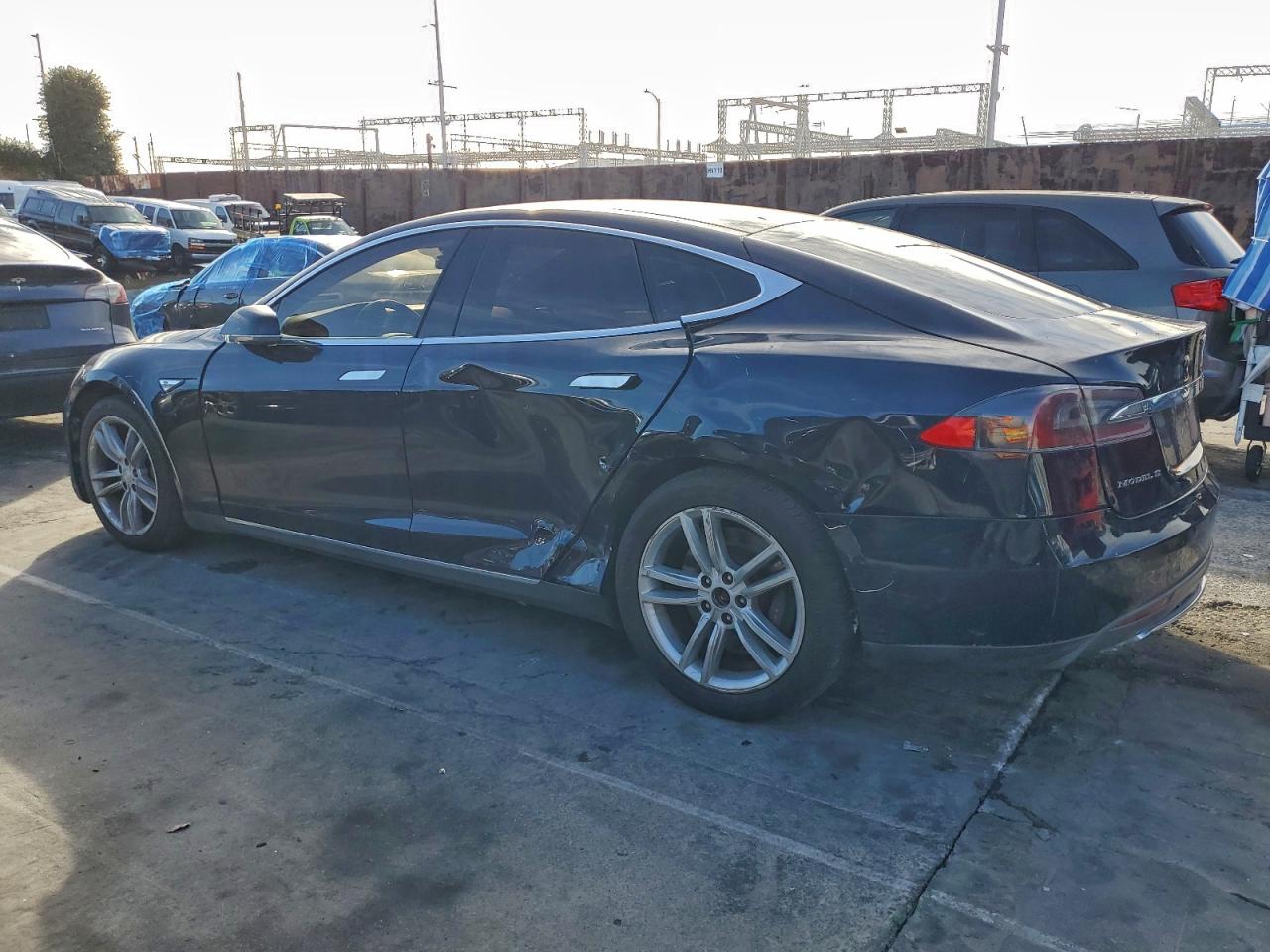 TESLA MODEL S