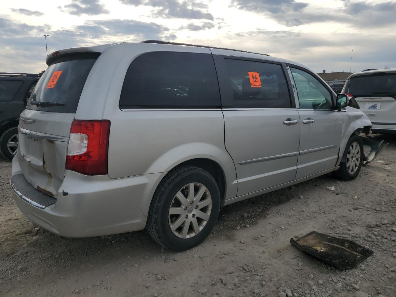 CHRYSLER TOWN & COUNTRY TOURING L