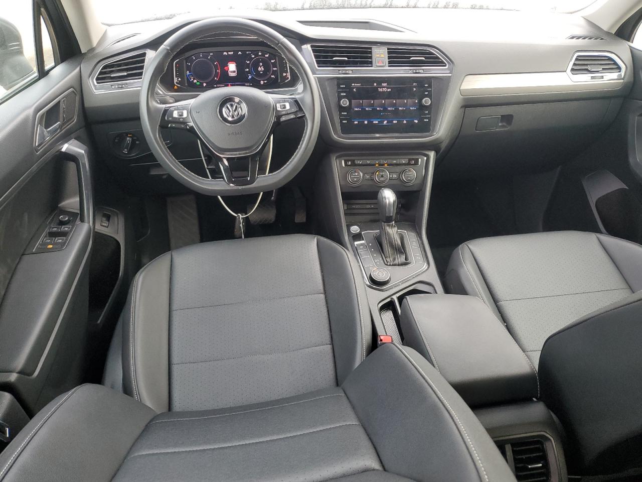 VOLKSWAGEN TIGUAN SE