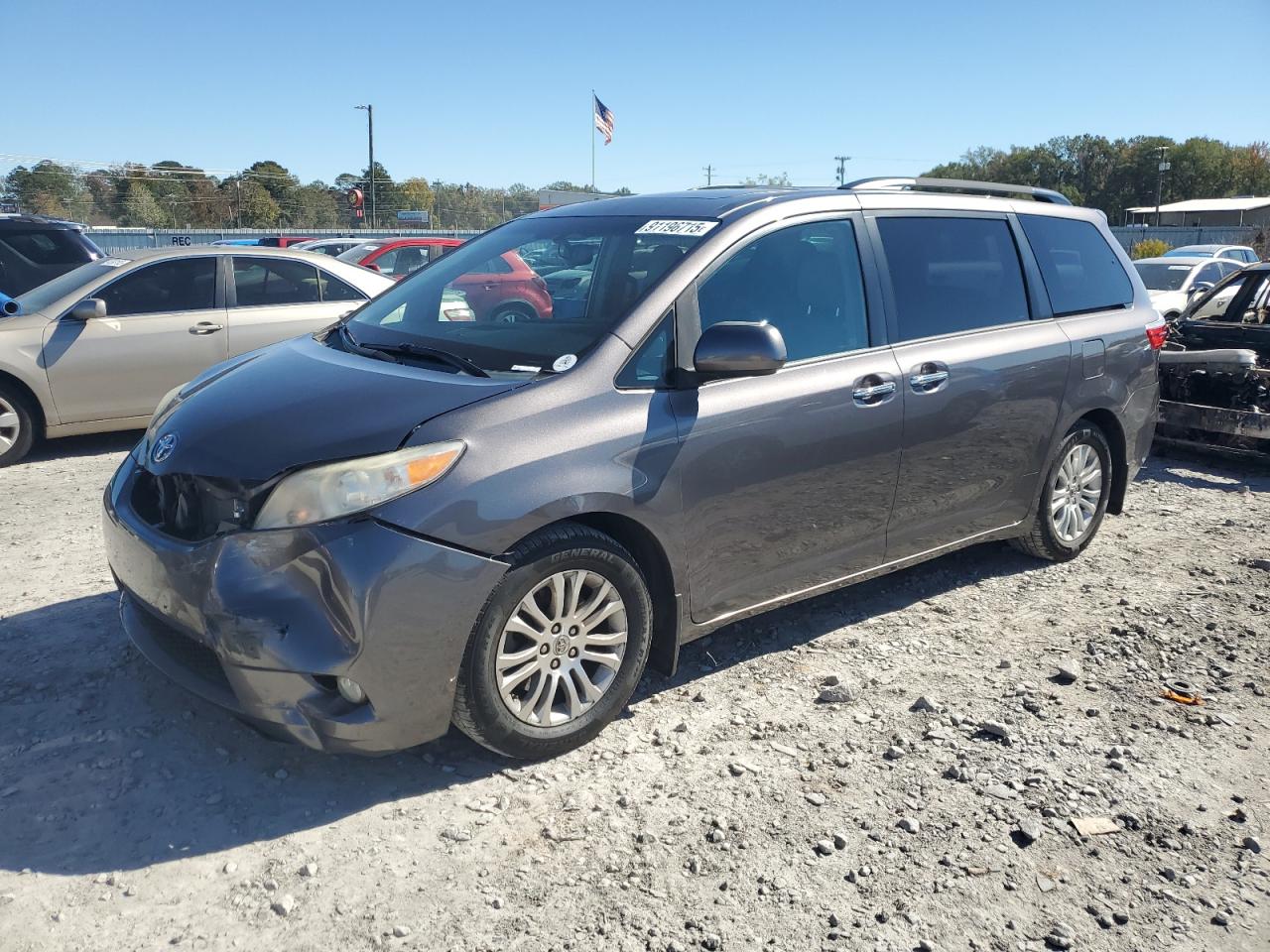 TOYOTA SIENNA XLE