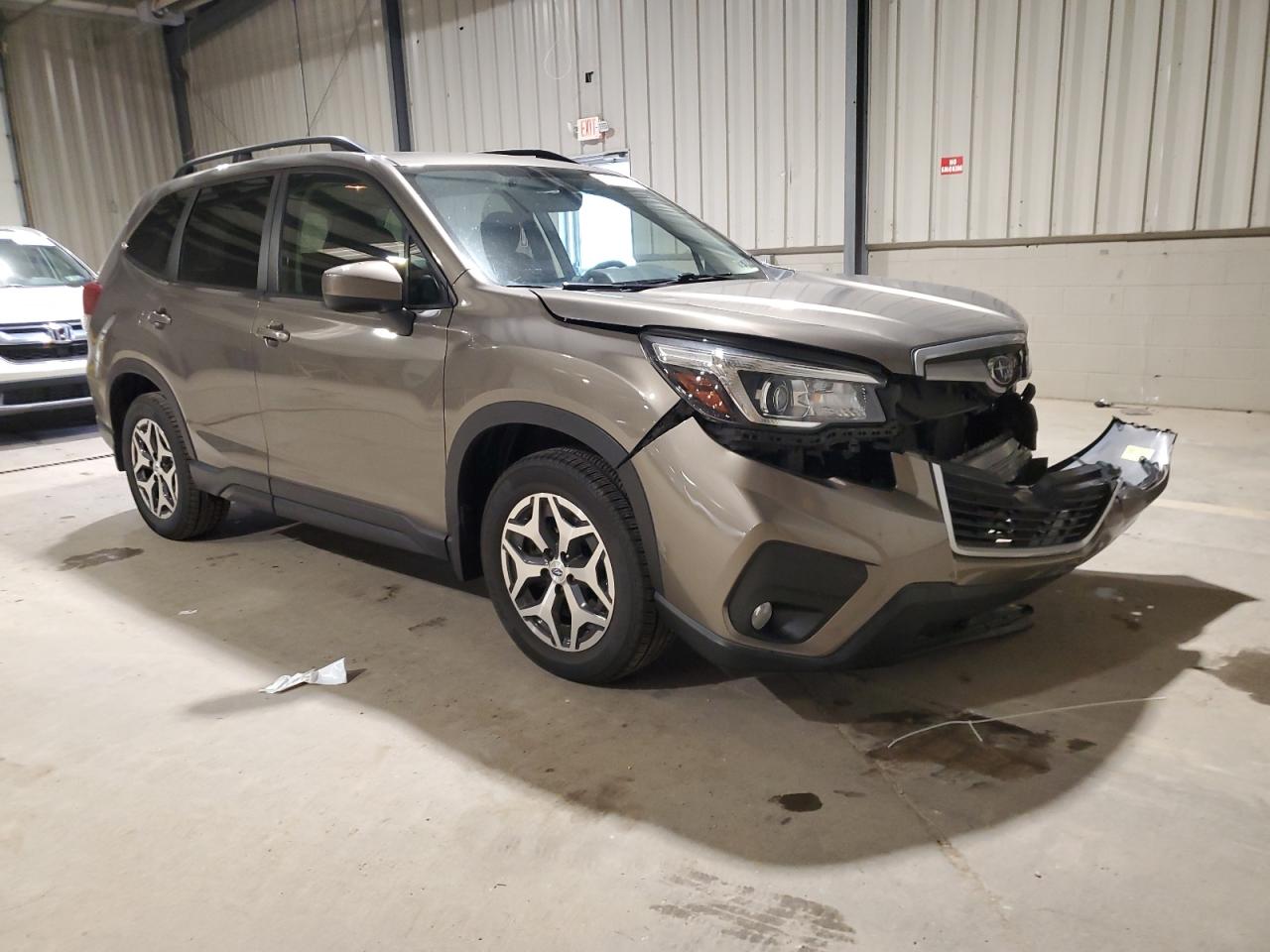SUBARU FORESTER PREMIUM