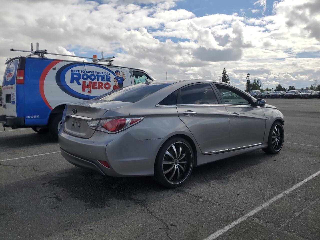 Lot #3302700034 2012 HYUNDAI SONATA HYB