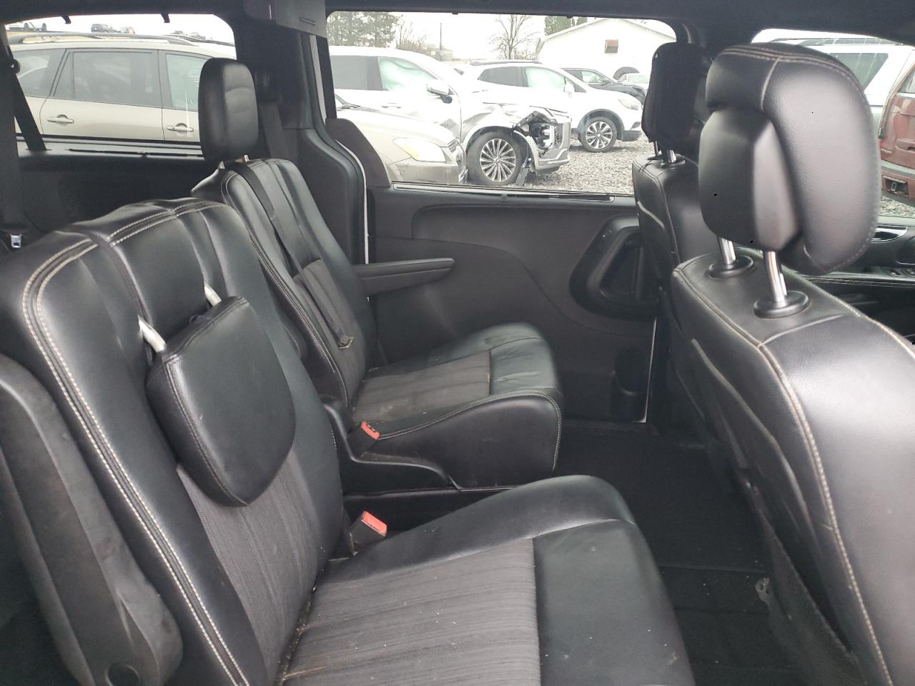 CHRYSLER TOWN & COUNTRY S