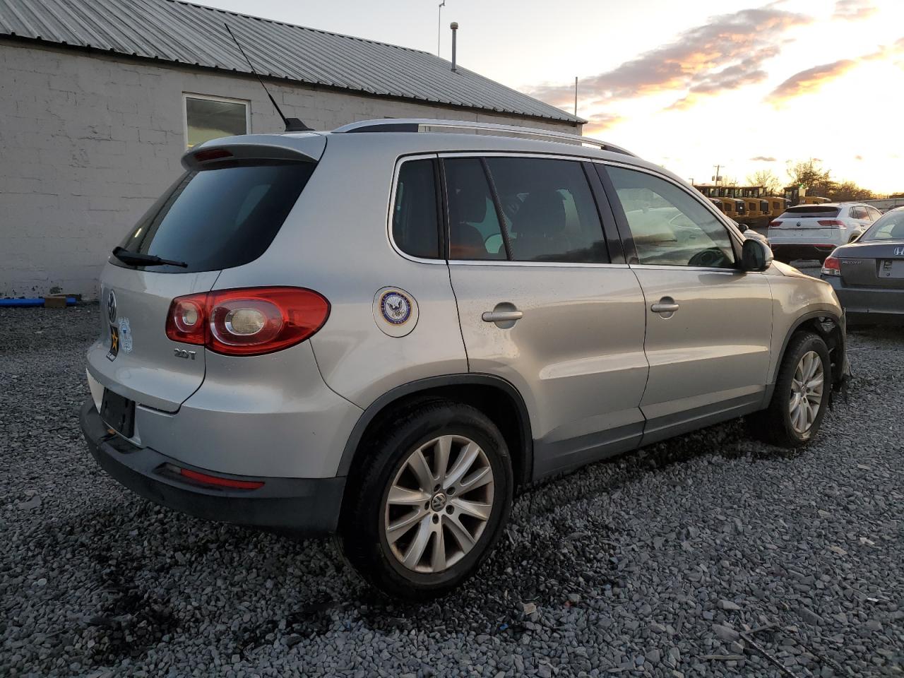 Lot #3302846903 2009 VOLKSWAGEN TIGUAN S