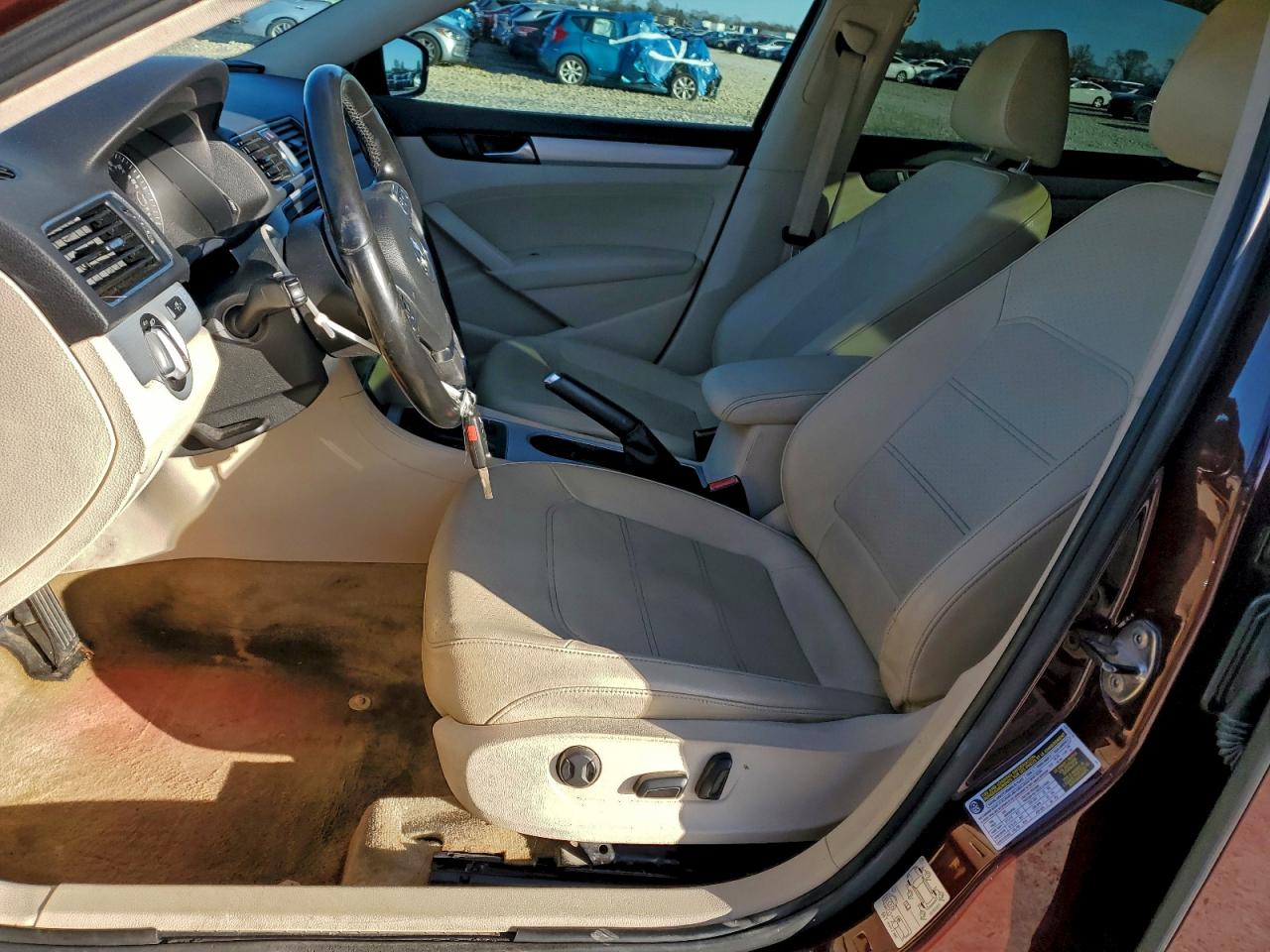 VOLKSWAGEN PASSAT SE