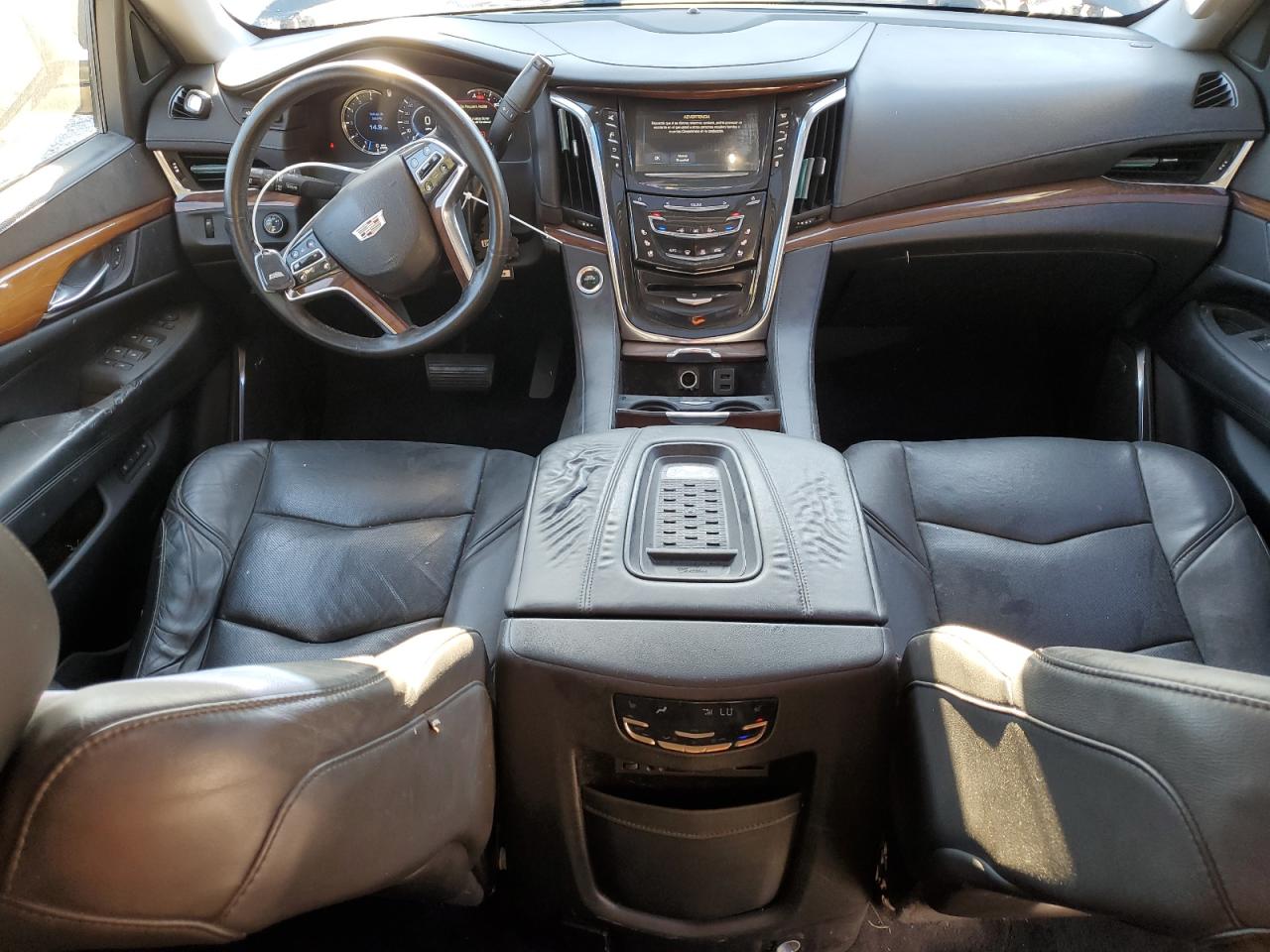 CADILLAC ESCALADE PREMIUM