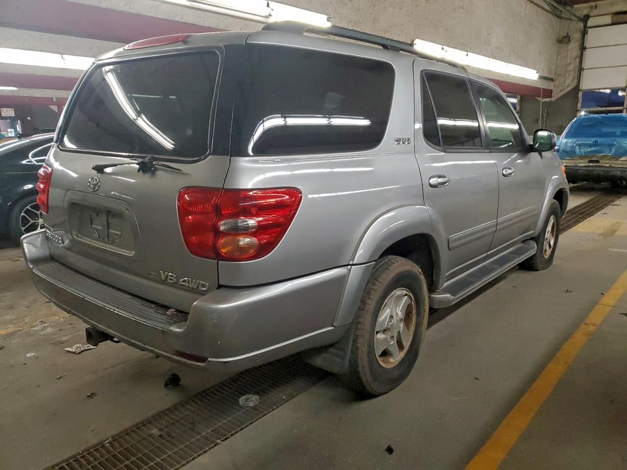 Lot #3312402117 2004 TOYOTA SEQUOIA SR