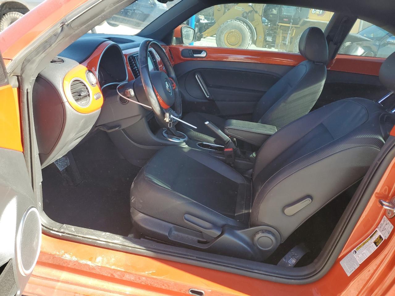 VOLKSWAGEN BEETLE SE