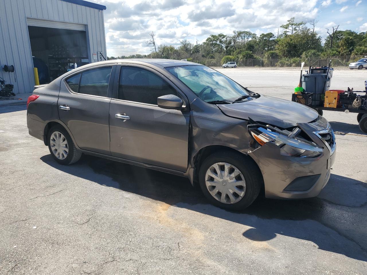 NISSAN VERSA S