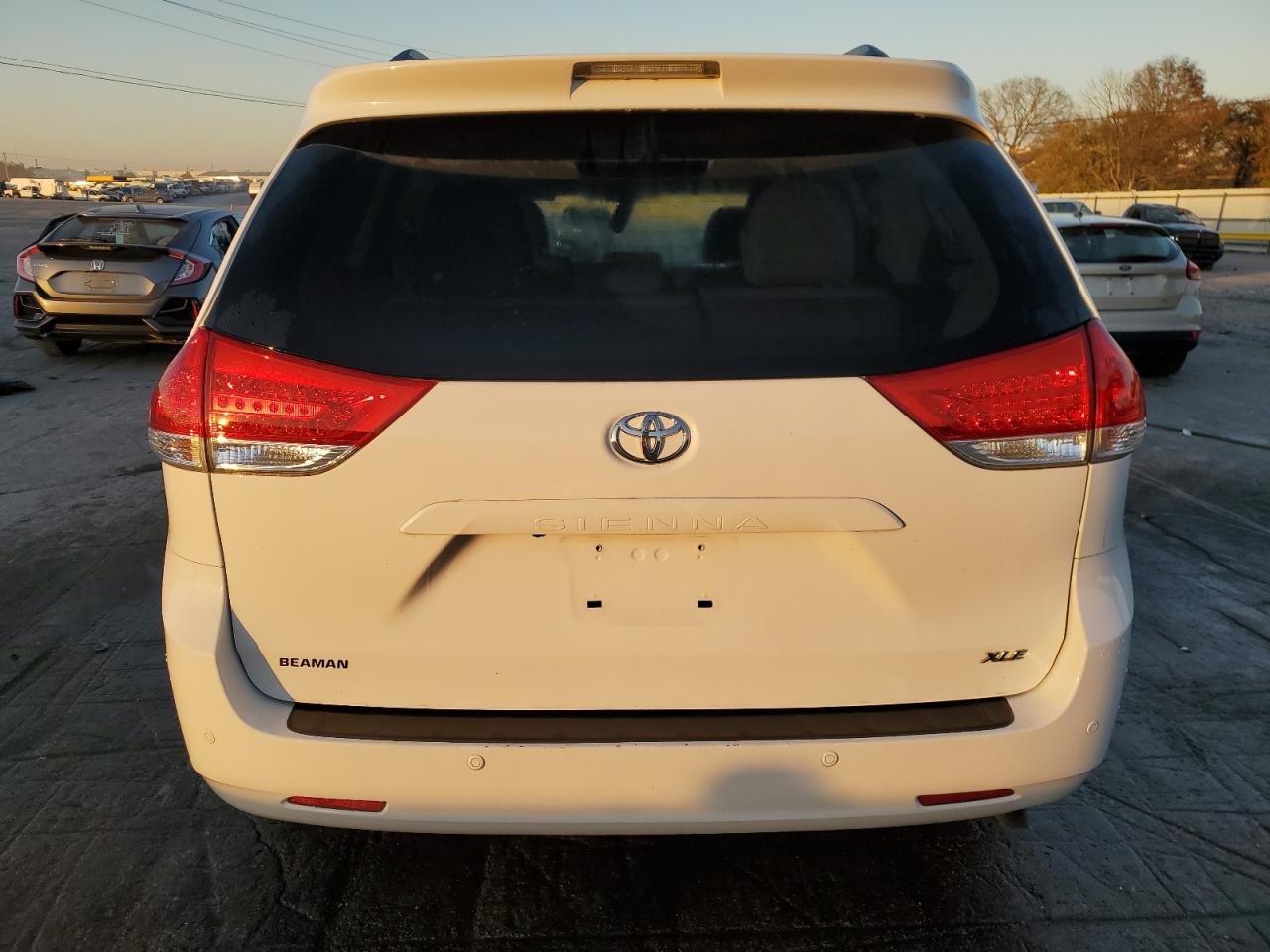 TOYOTA SIENNA XLE