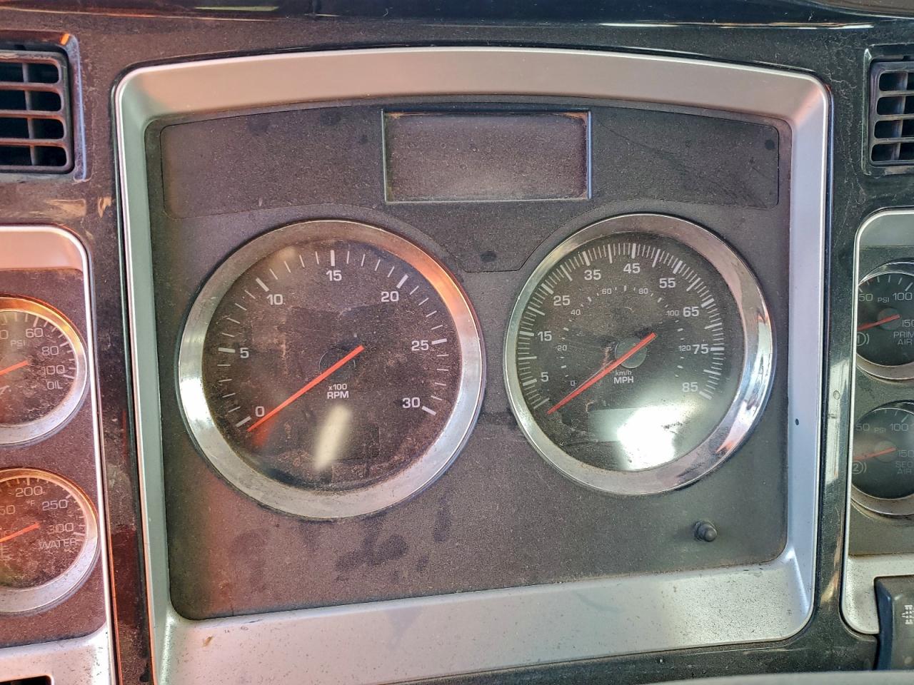 Lot #3316752397 2009 KENWORTH CONSTRUCTI